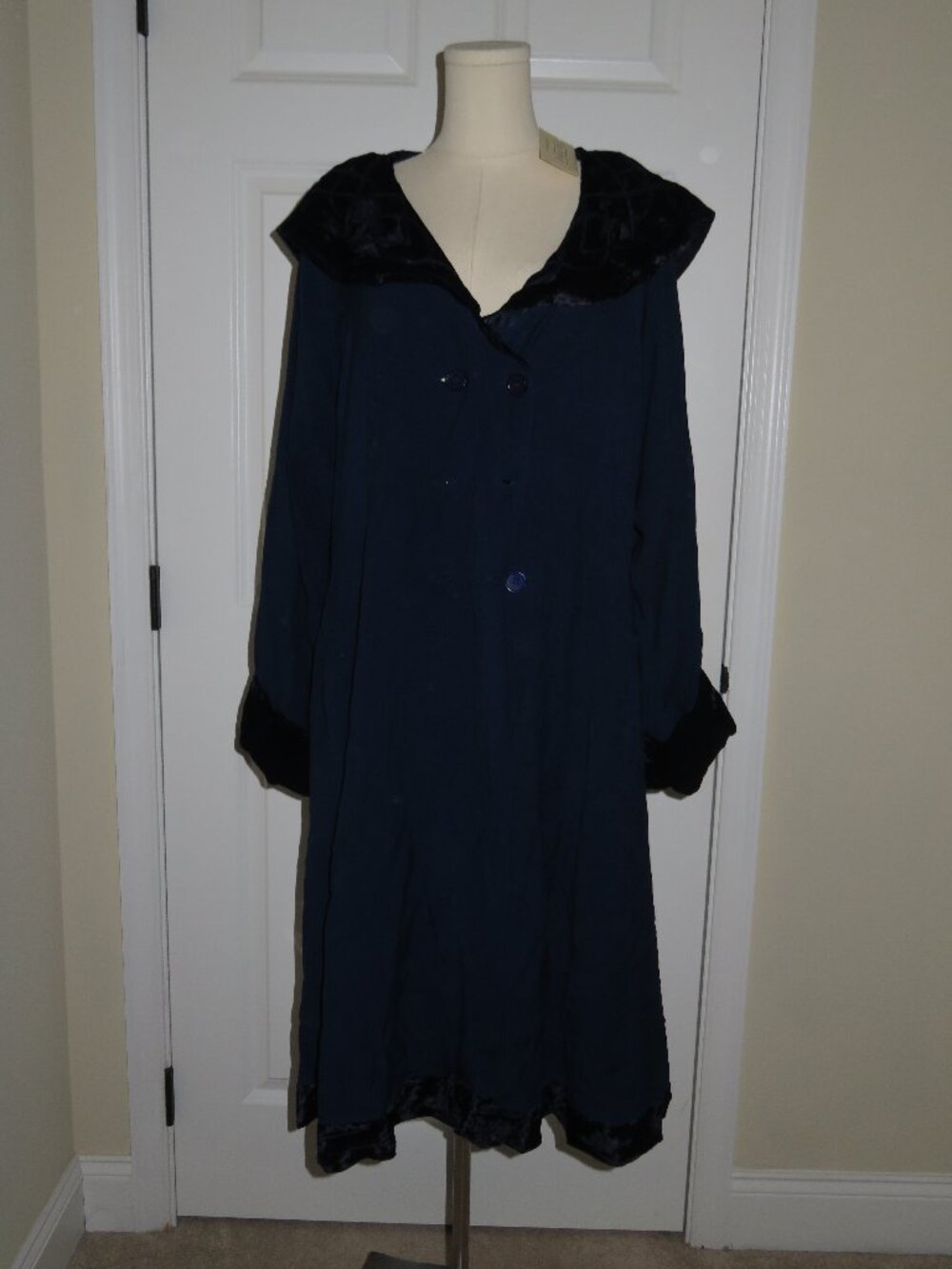 Holy Clothing Kelly Coat